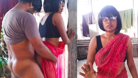 Makan Malkin ko Chodna Para - Indian Bhabi in Red Saree - Homemade Hindi Sex Story