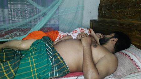 Indian Hot Aunty Ki Hard chudai Uncle Ke Jab Duty pe