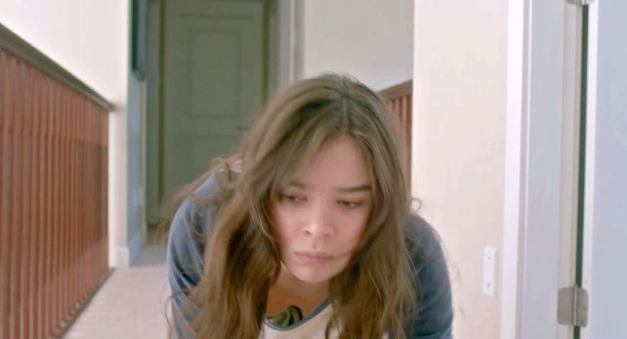 Hailee Steinfeld Nip Slip Scene On ScandalPlanet.Com - XXXi.PORN Video