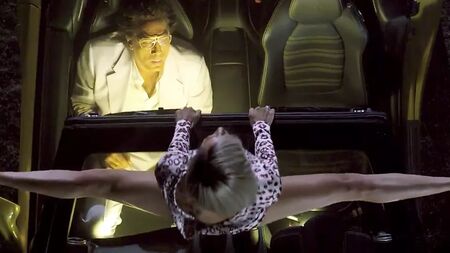 Cameron Diaz Humping the car