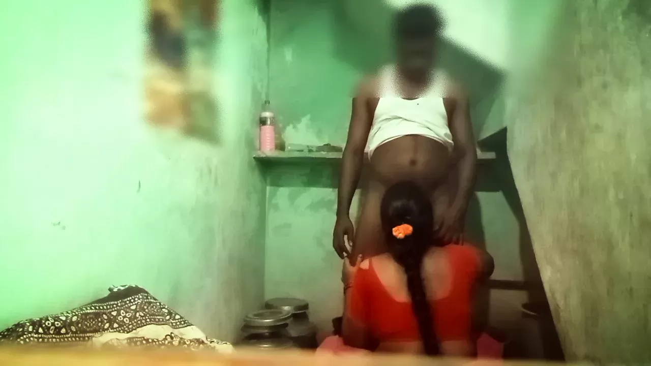 Tamil aunty cheating on uncle in bathroom - XXXi.PORN Video