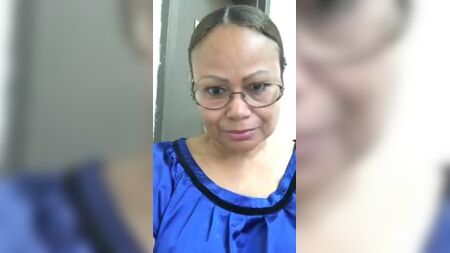 vieja dominicana de 59 - se le marca la vulva. toto grande