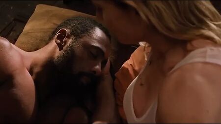 Kate Winslet - The Mountain Between Us (2017)