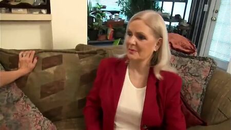 two hot lesbi-step moms