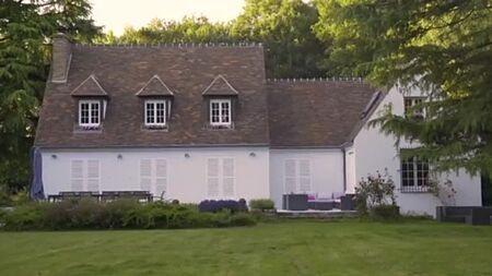 Sexy mom Mariska gets fucked in both hole by neighbor - XVIDEOS.COM.mp4