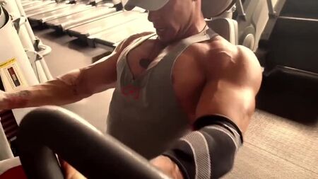 Anton Antipov - Full shoulders workout!