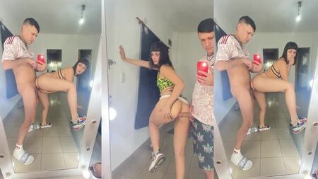 step-sister atendiendo al delivery