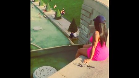 Deelishis - Big Booty Milf Host - Sexy Instagram Model