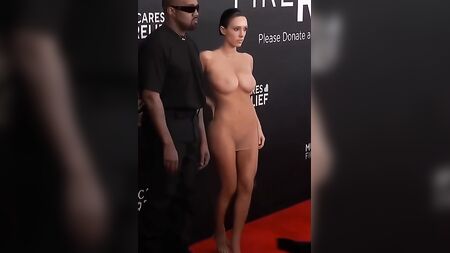 Bianca Censori Nude Dress Grammy Award Stunt Uncensored AI Upscaled Enhanced