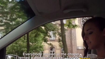 The bride made a blowjob a taxi driver and spread her legs