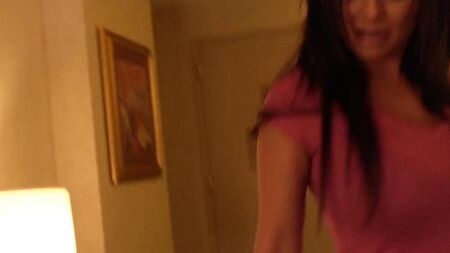A man took his new girlfriend to the hotel