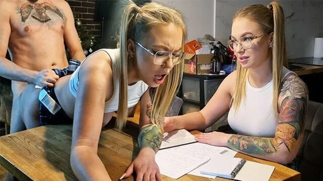 Onlaynda katta xorozlar bilan lanet va yalab qoyilgan rossiyalik erkaklar ishtirokidagi rus gey porn Lesbian porno video