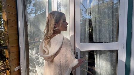 My neighbor's vibrator broke, so she came over to ask for my cock