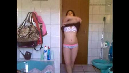 Pakistani student masturbates in the bathroom