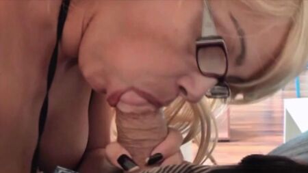 Horny milf wrote to me at Pornhub