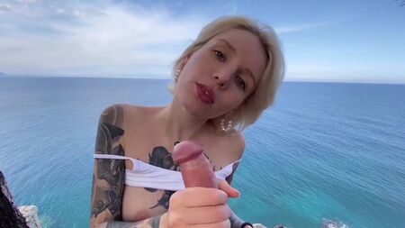 Cute Girlfriend Passionately Sucks Big Dick Ex Boyfriend On The Ocean Shore