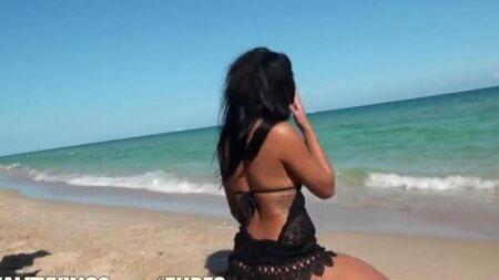 Took off the girl on the beach and fucked hard