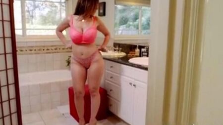 Negro climbed into the house and fucked a mature mistress