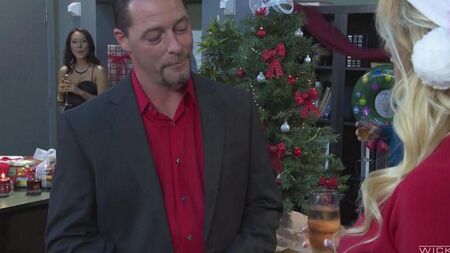Lesbiani retired for sex at a New Year's party