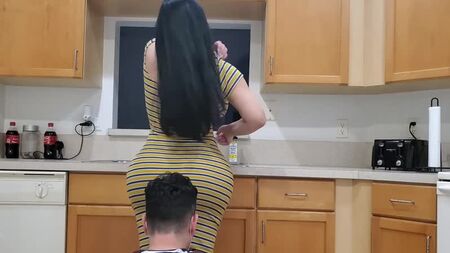 Big Ass Stepmom Cant Go Out With Coronavirus Lockdown So She Fucks Her Son. Porn|Порно|Большая попа|Большие сиськи|Инцест