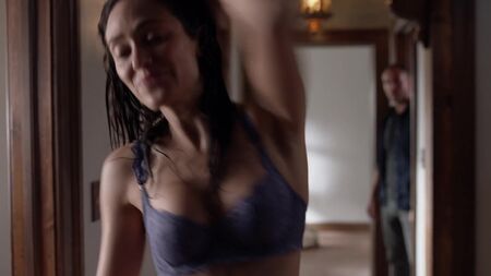 Emmy Rossum Nude, Emma Rose Kenney, Sammi Hanratty, v - Shameless s08e08 (2017) 1080p