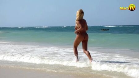 Jenny Scordamaglia Nude Beach Run Jamaica HD