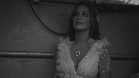 Andrea Berg – Ich werde lächeln wenn du gehst (Official video) MTW