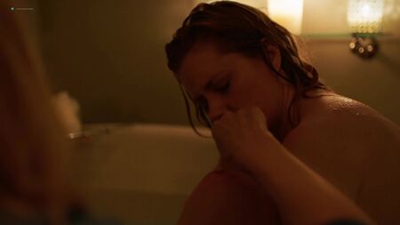 Эми Адамс (Amy Adams hot scenes in "Sharp Objects" S01E08 2018)