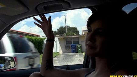 Skinny fuck with pickuper in the car