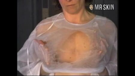 Sigourney Weaver Nude - Alien: Resurrection (1997) BTS Watch Online / Сигурни Уивер - Чужой