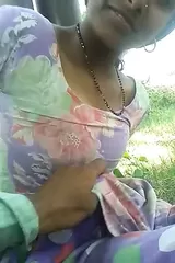 Huge Boob Bihari Women Sex Video - Bihari girl outdoor boyfriend crushing boob - XXXi.PORN Video