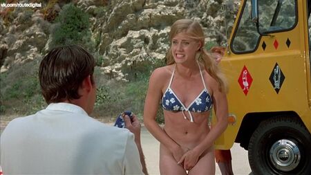 Amy Adams Nude, Beth Broderick, Lauren Ambrose, etc - Psycho Beach Party (2000) 1080p BluRay / Эми Адамс - Пляжный психоз