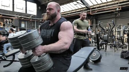 James Hollingshead Trains Chest - 6 Months Out from Mr. Olympia 2021